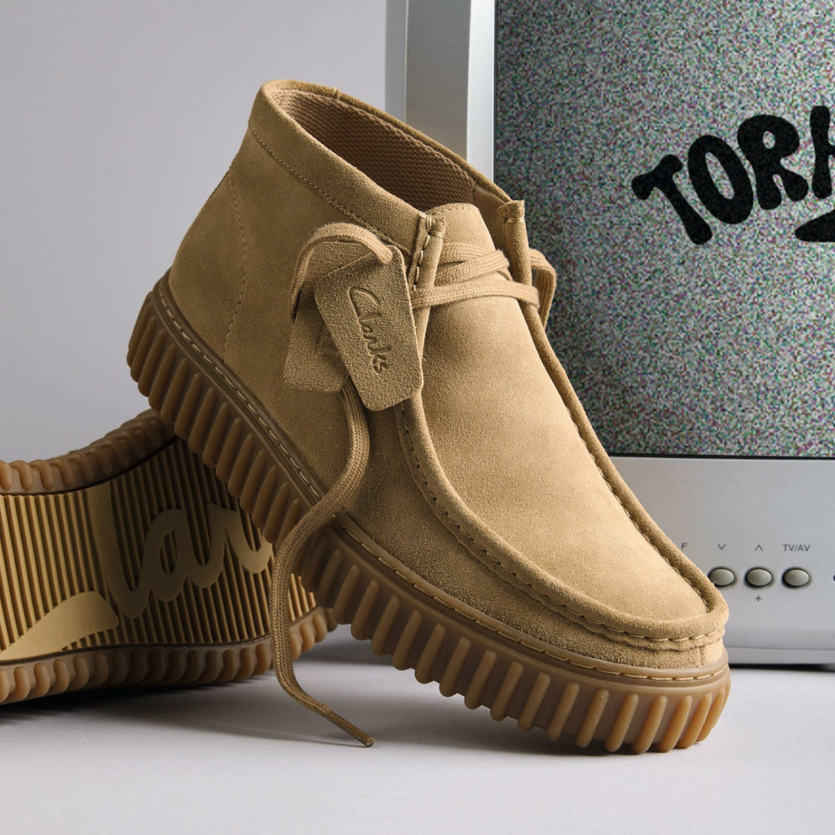 Clarks Women|Men Torhill Hi Dark Sand Suede