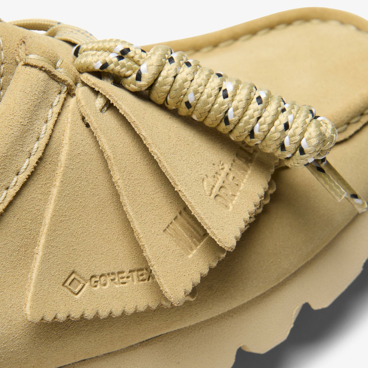 Clarks Women Wallabee GORE-TEX Maple Suede