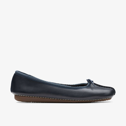 Clarks Women Freckle Ice Navy Leather