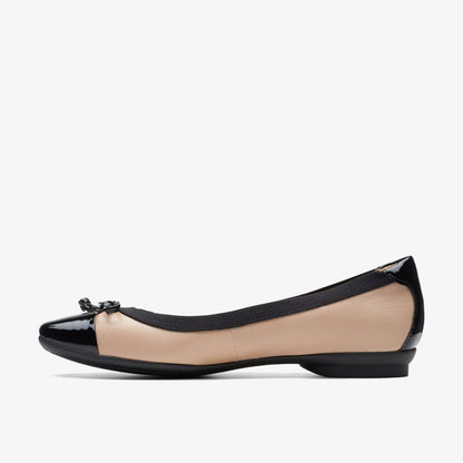 Clarks Women Candra Glow Praline Leather