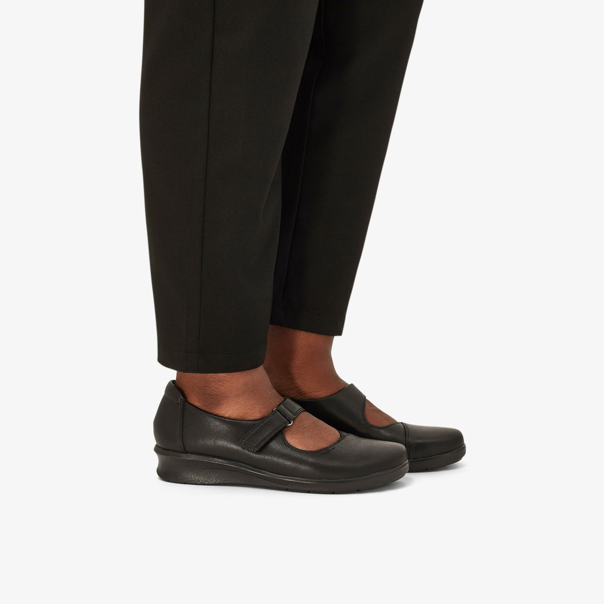 Clarks Women Hope Henley Black Leather