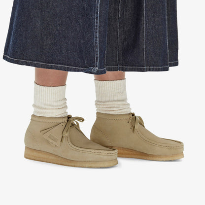 Clarks Women Wallabee Boot Maple Suede