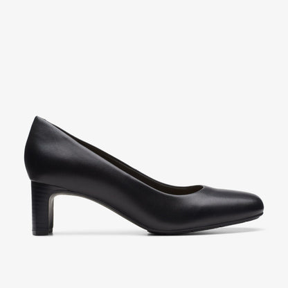 Clarks Women Kyndall Iris Black Leather