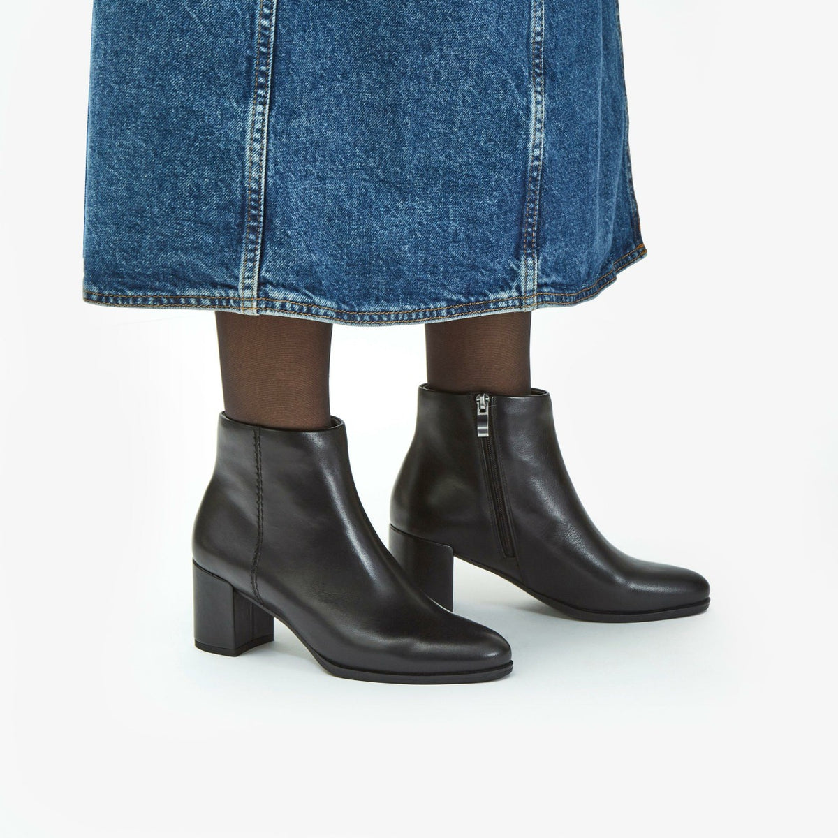 Clarks Women Freva 55 Zip Ankle Boot Black Leather