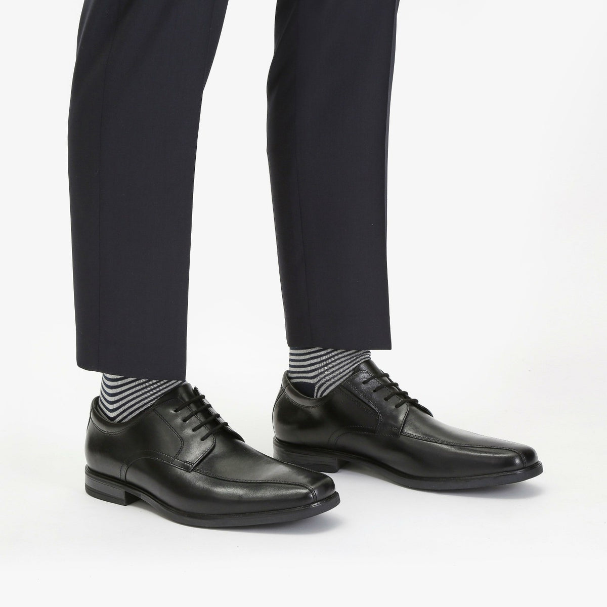 Clarks Men Howard Over Black Leather