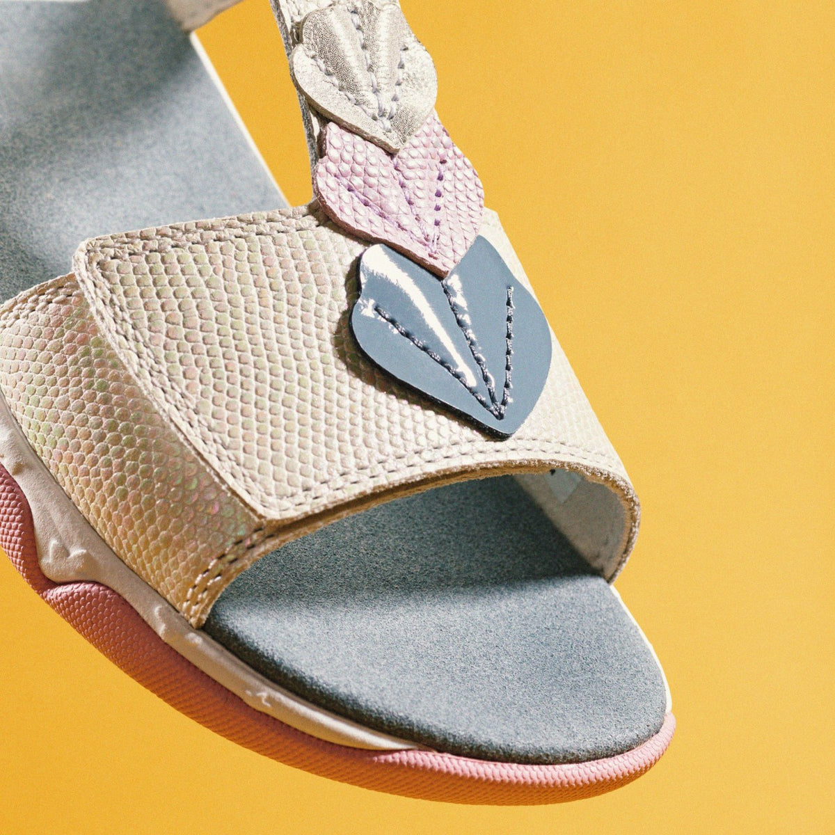 Clarks Kids Osian Charm Kid White