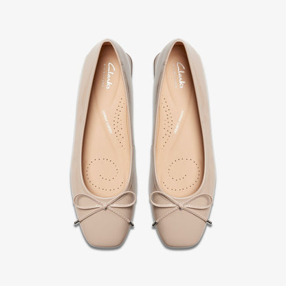 Clarks Women Ubree 15 Step Sand Patent