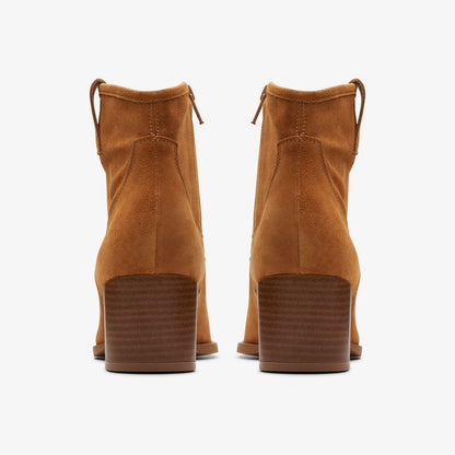 Clarks Women Elder Rae Tan Suede