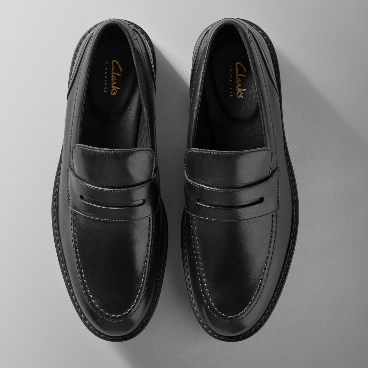 Clarks Men Aldwin Step Loafer Black Leather