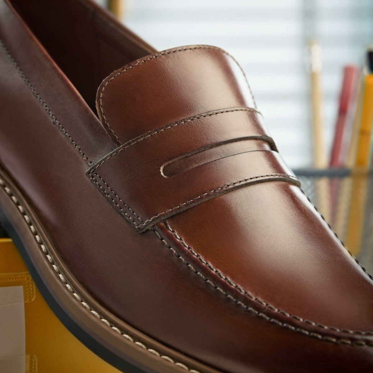Clarks Men Aldwin Step Loafer Mid Tan Leather