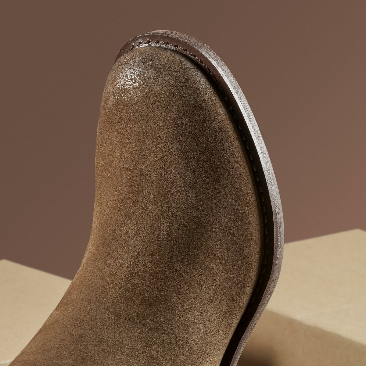 Clarks Women Chamberly Top Walnut Suede