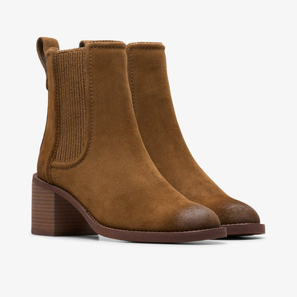 Clarks Women Chamberly Top Walnut Suede