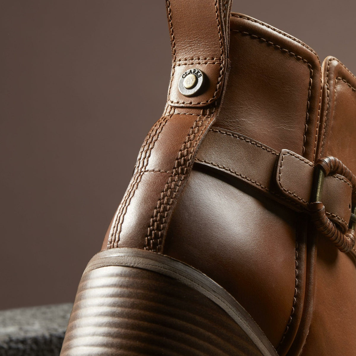 Clarks Women Chamberly Trim Mid Tan Leather