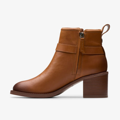 Clarks Women Chamberly Trim Mid Tan Leather