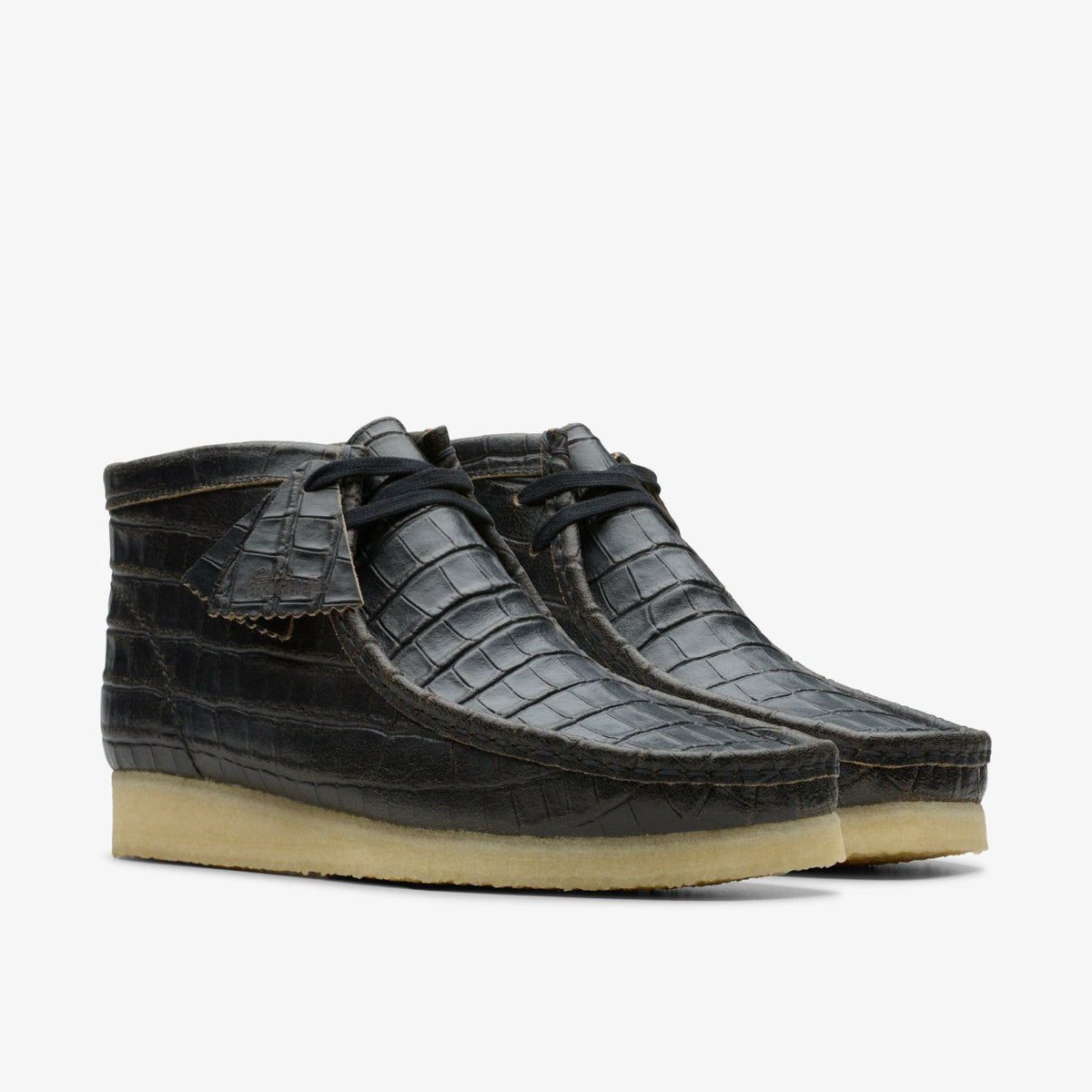 Clarks Men Wallabee Boot Black Crocodile Distress