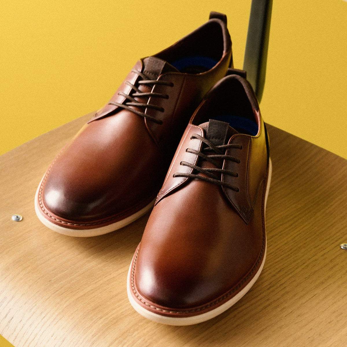 Clarks Men Brantin Plain Dark Tan Leather