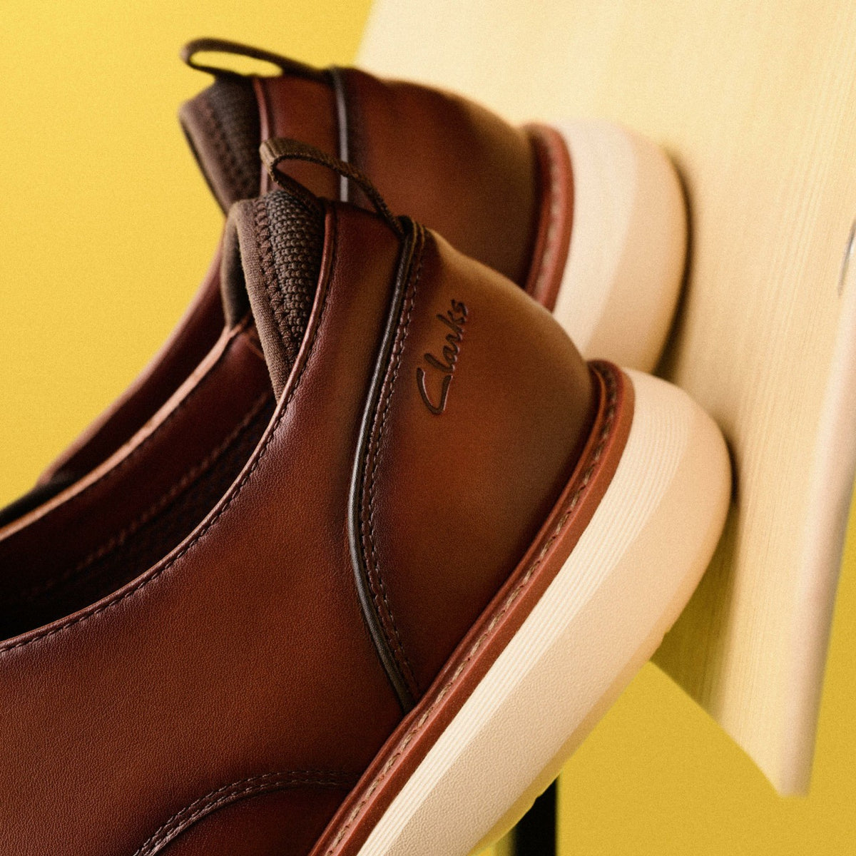 Clarks Men Brantin Plain Dark Tan Leather