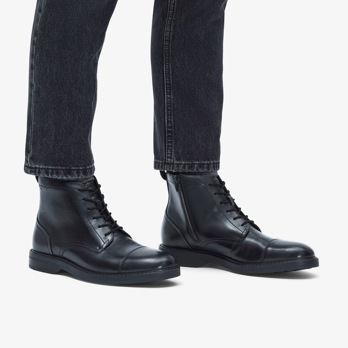 Clarks Men Aldwin Cap Black Leather