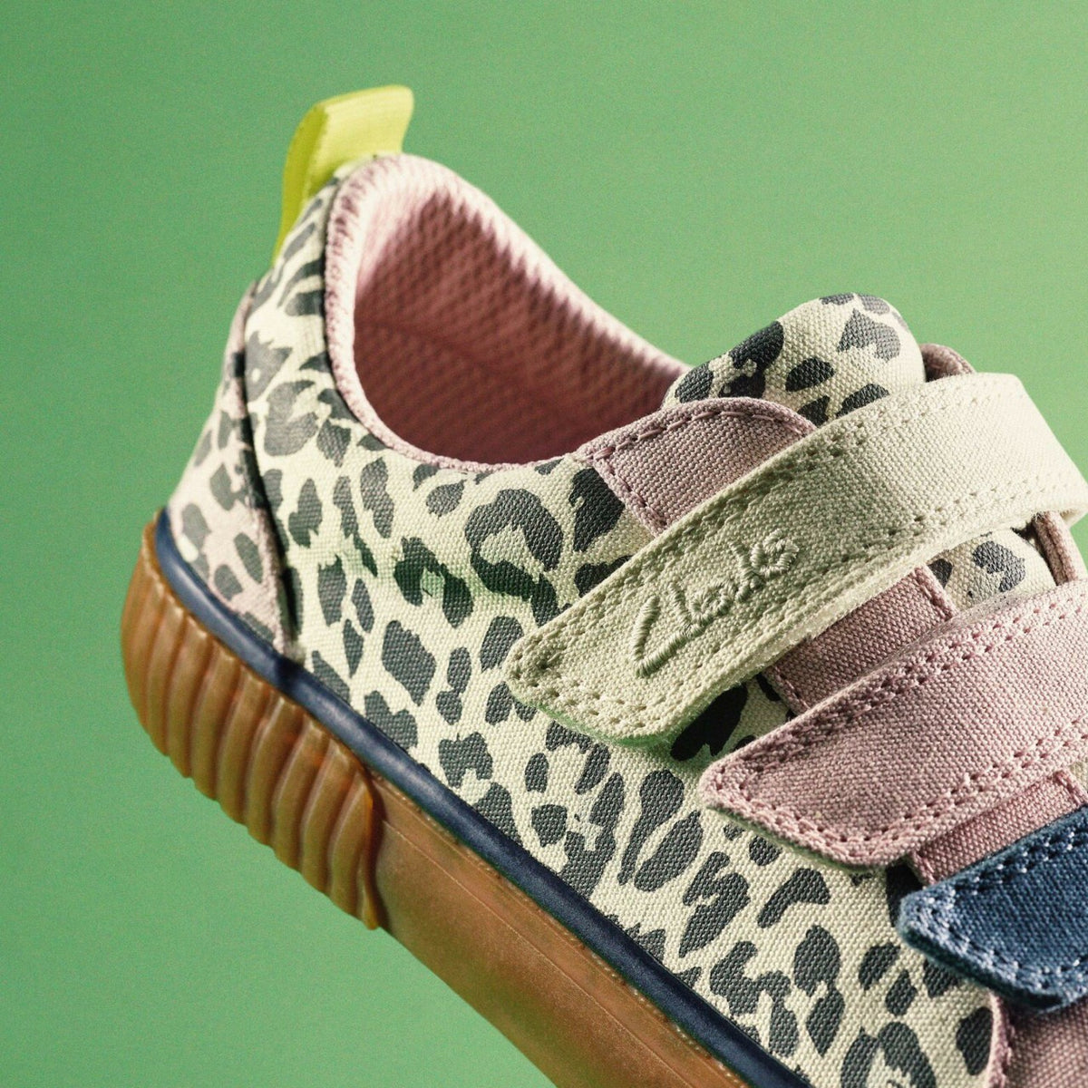 Clarks Kids Foxing Vibe Kid Ecru Canvas