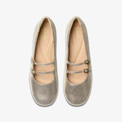 Clarks Women Daiss 30 Shine Champagne Interest