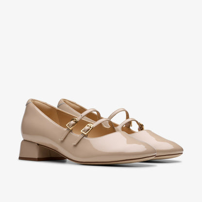 Clarks Women Daiss 30 Shine Sand Patent