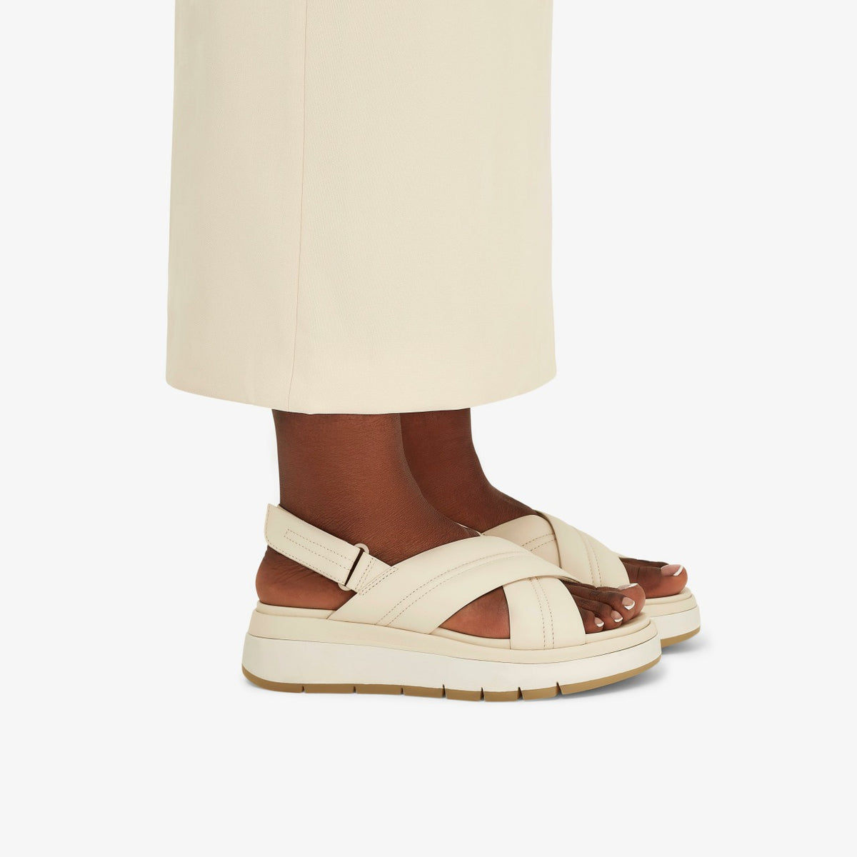 Clarks Women Tuscan Cross Cream Leather