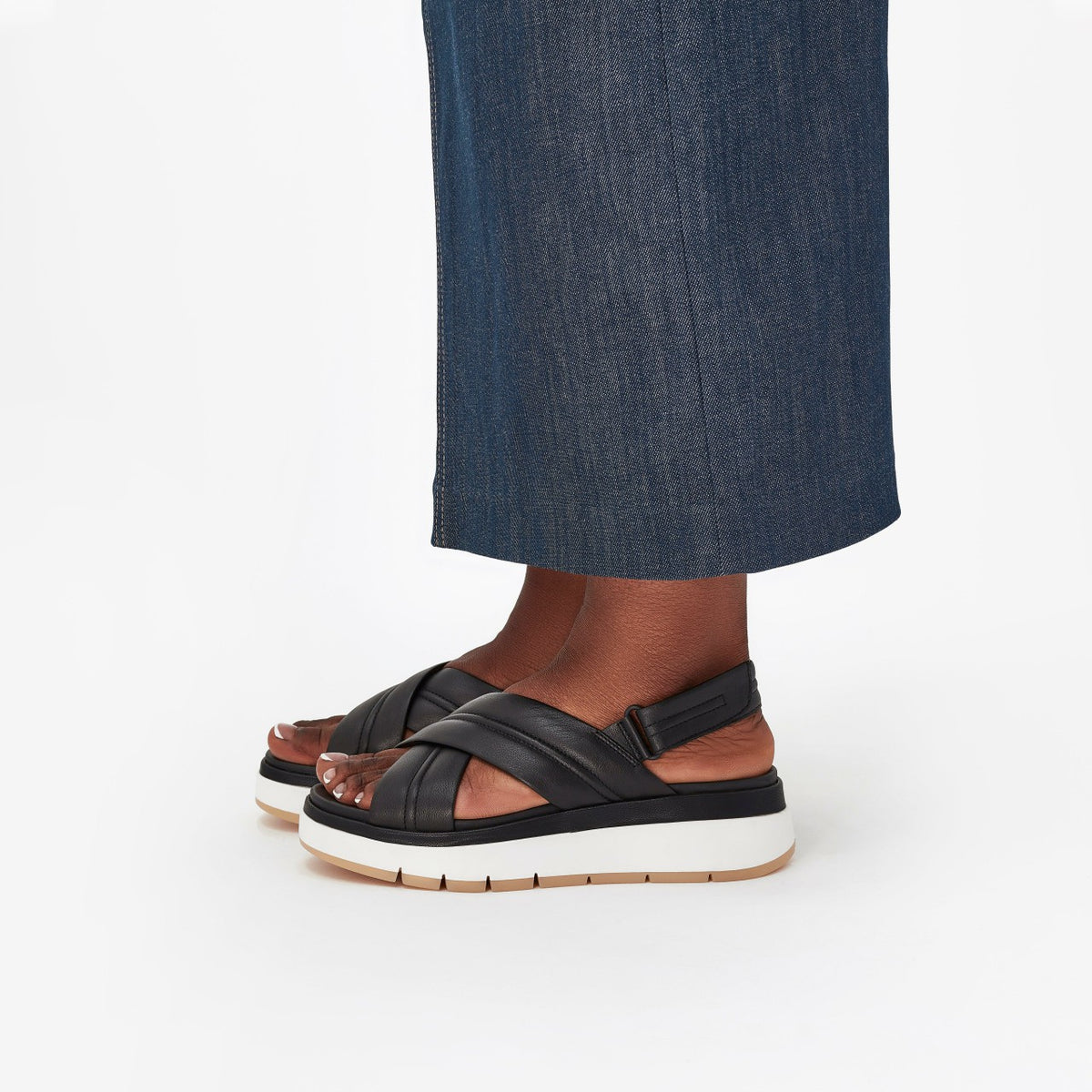 Clarks Women Tuscan Cross Black Leather