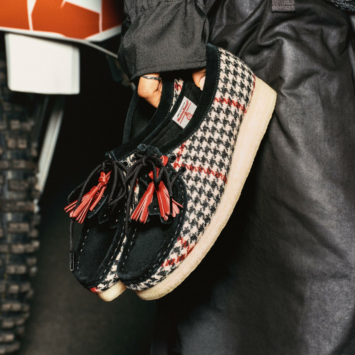 Clarks Women Wallabee Black Tweed Combination