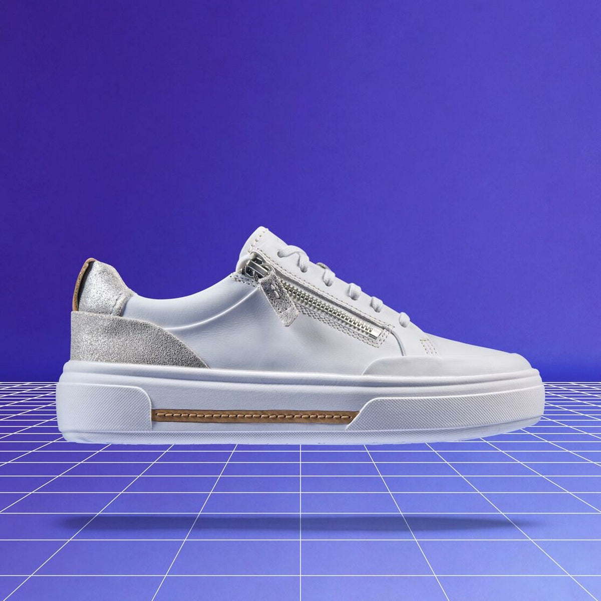 Clarks Women Hollyhock Zip Silver Combination Leather