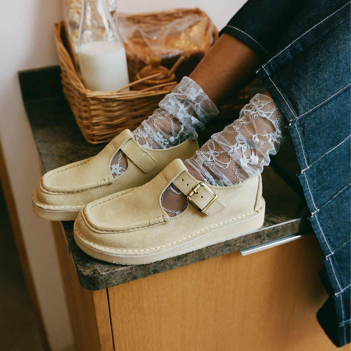 Clarks Women Nomad T Bar Maple Suede