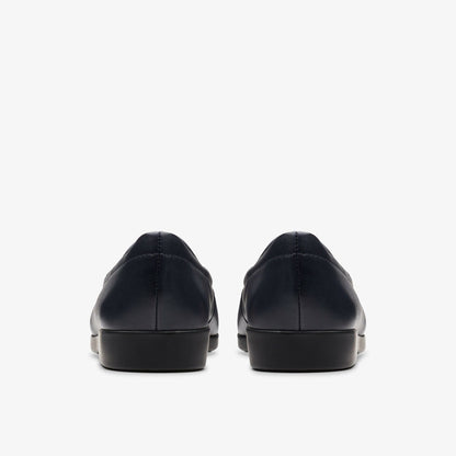 Clarks Women Georgia Loafer Navy Leather