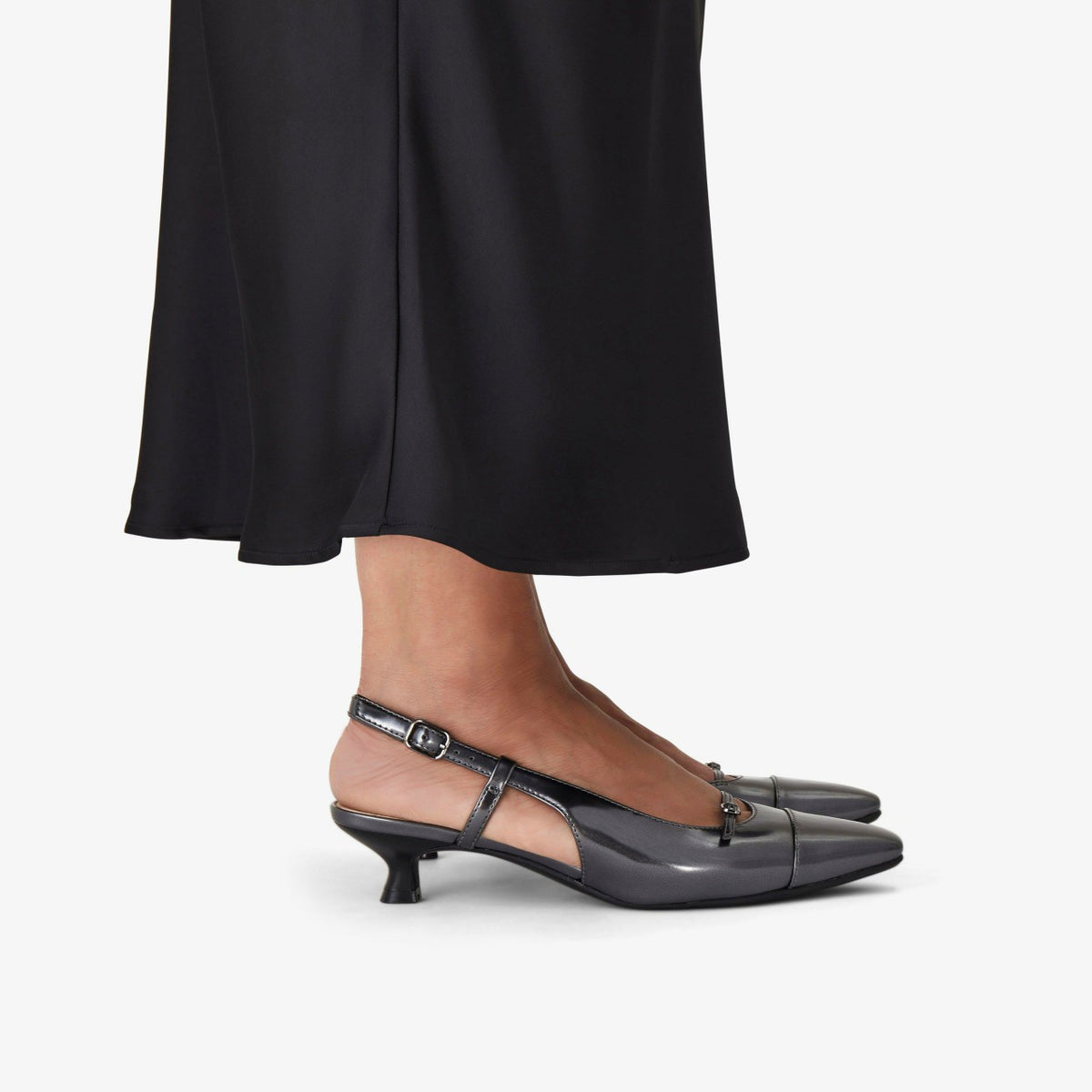Clarks Women Scarlyt Rowan Dark Pewter Metallic