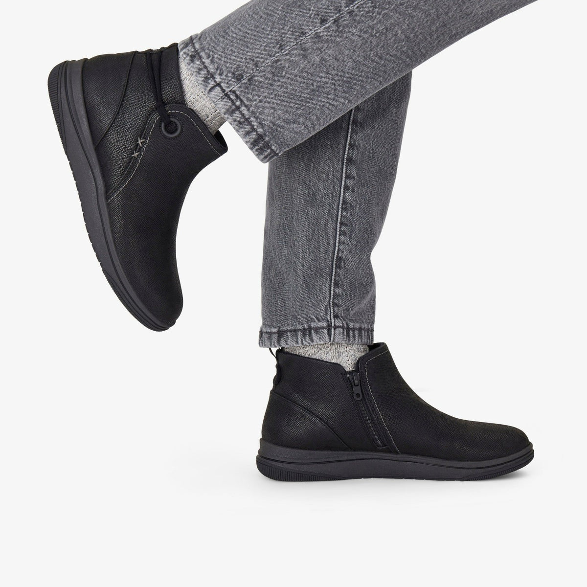 Clarks Women Brinkley Derby Black